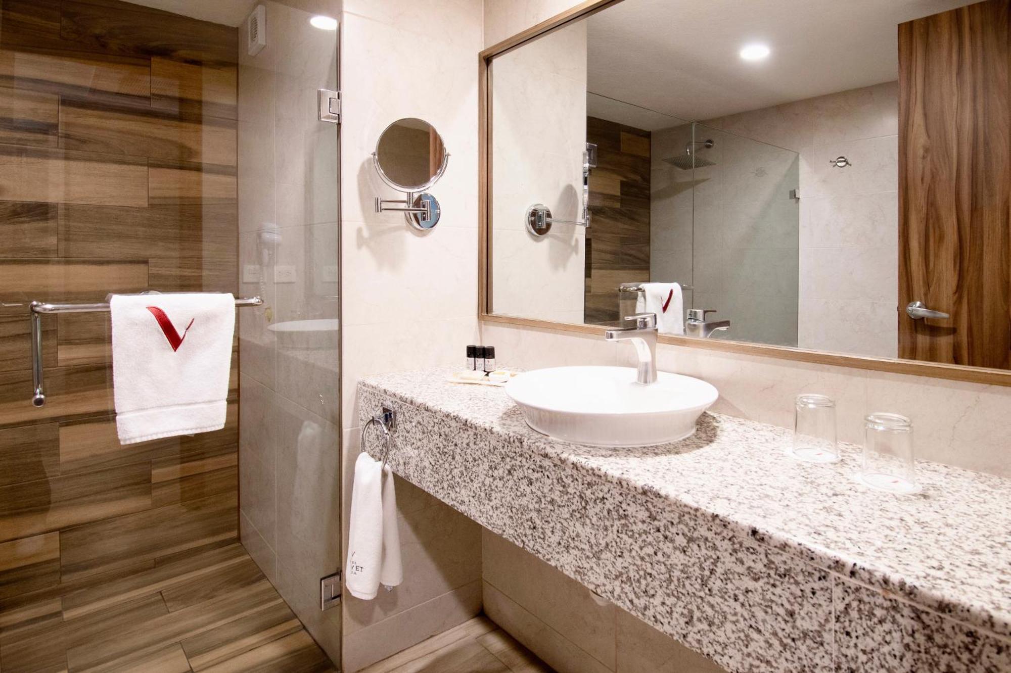 Hotel Velvet Plaza 과달라하라 외부 사진
